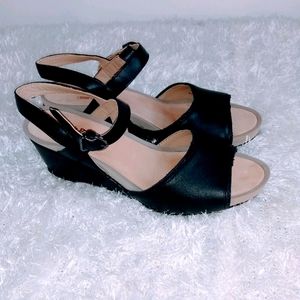 Hush Puppies wedges size 9.5 .